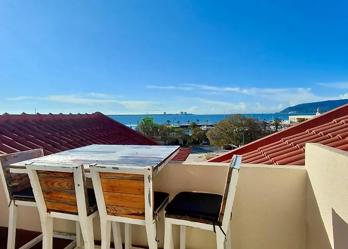 Tree House Διαμέρισμα *