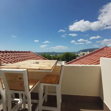 Tree House Setubal